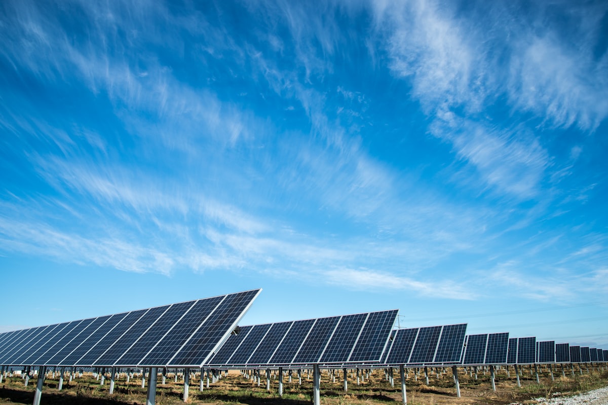 Solarpflicht Kanton Luzern 2026: Was Vermieter und STWE-Miteigentümer bei Neubau und Dachsanierung wissen müssen